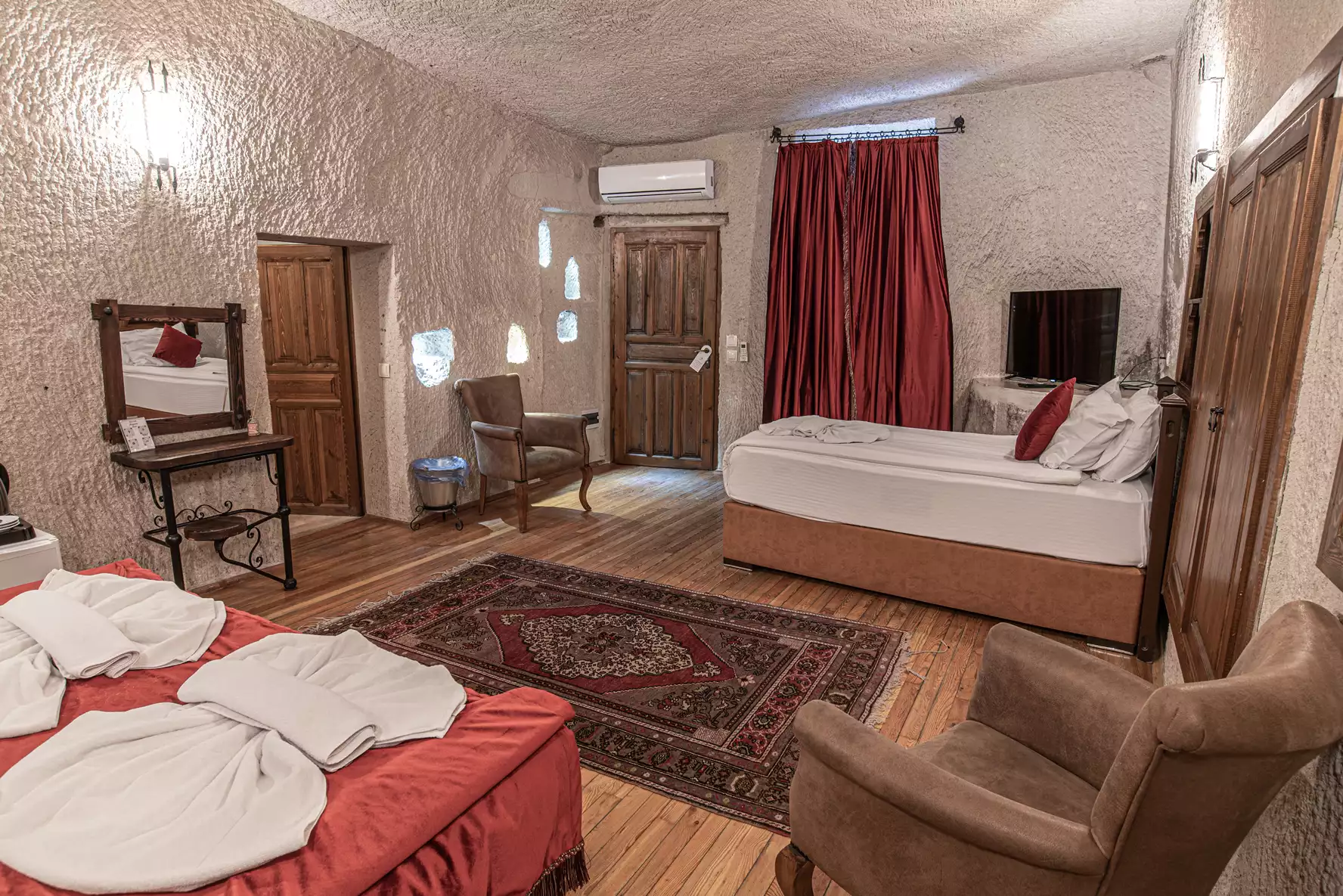 Room 104 - 4