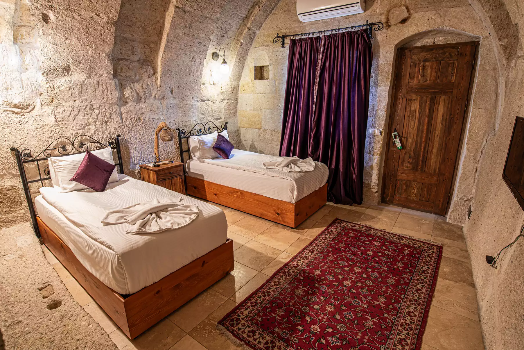 Room 401 - 4